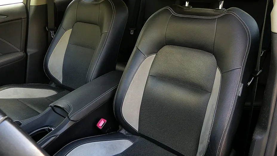 TOYOTA Avensis -