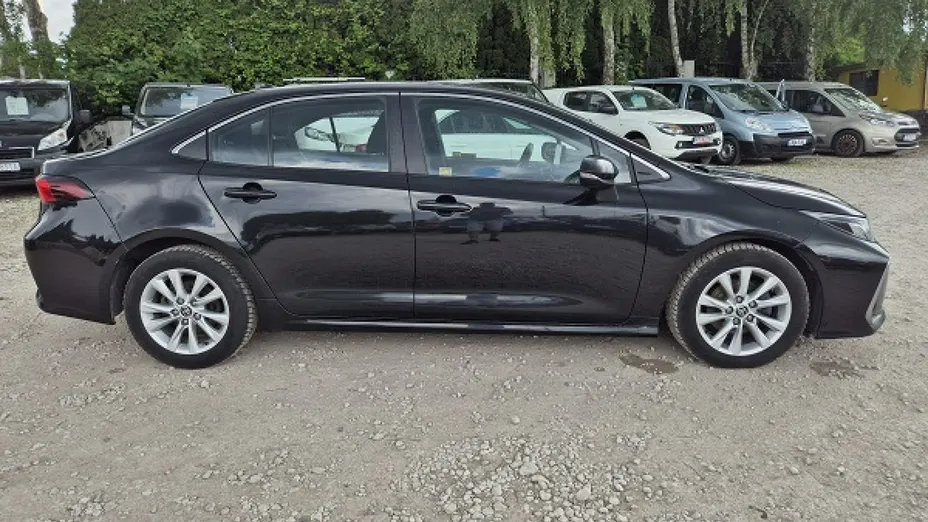 TOYOTA Corolla -