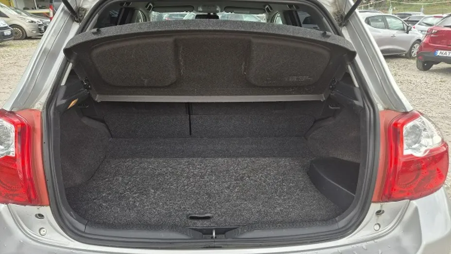TOYOTA Auris -