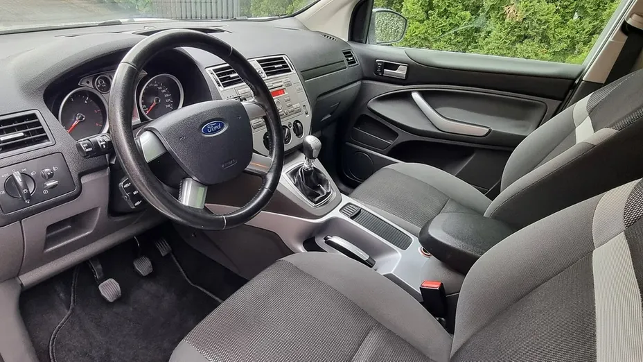FORD Kuga -