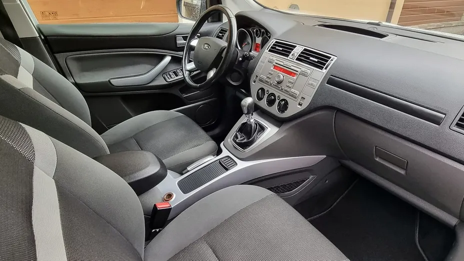 FORD Kuga -