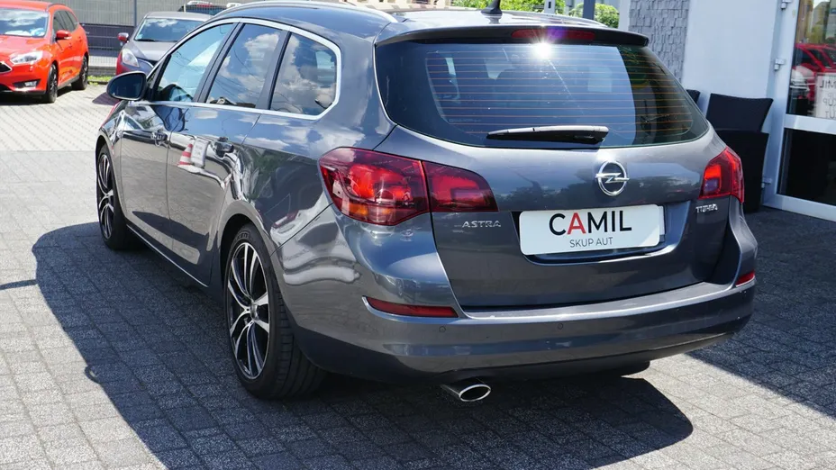 OPEL Astra -