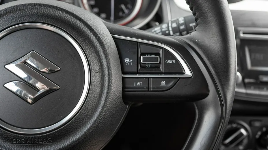 SUZUKI Swift -