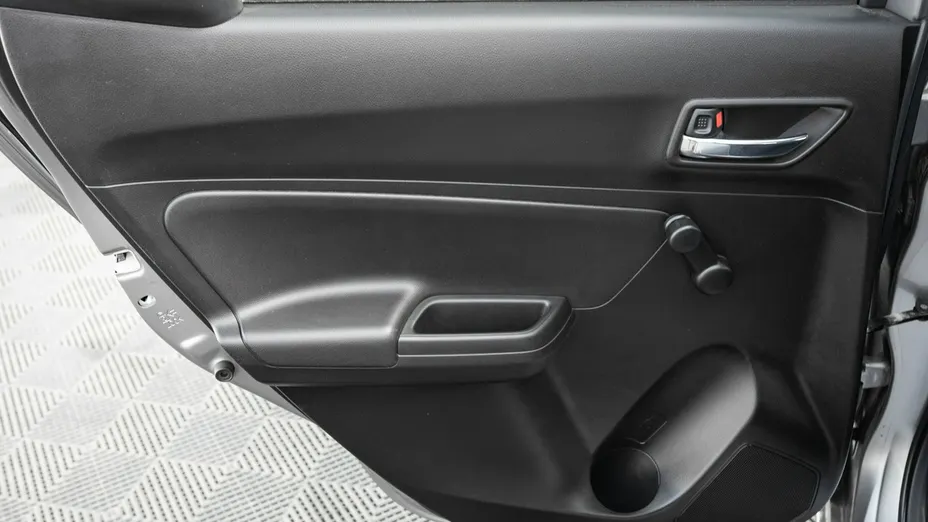 SUZUKI Swift -