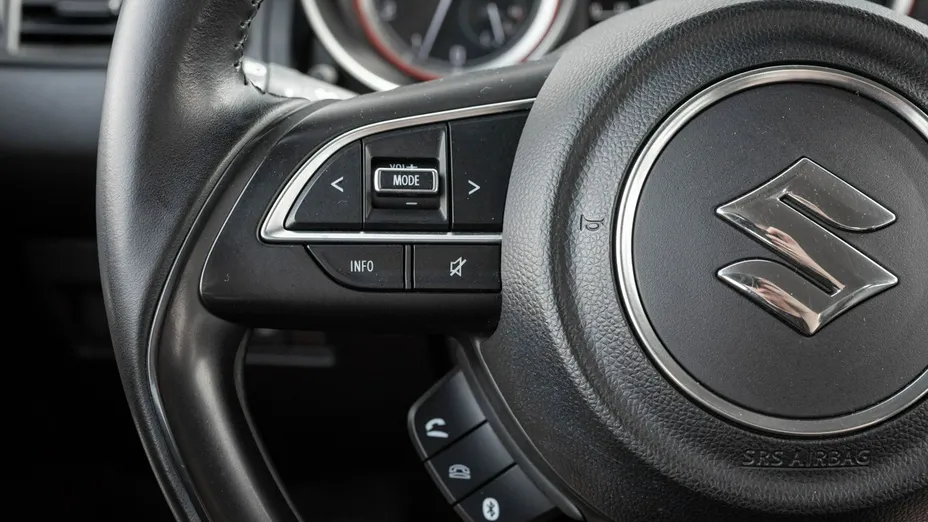 SUZUKI Swift -