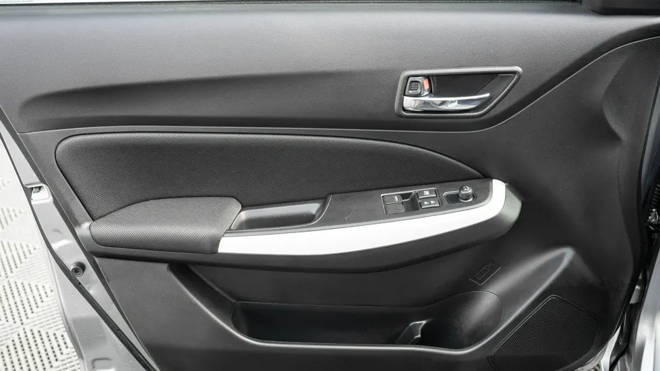 SUZUKI Swift -