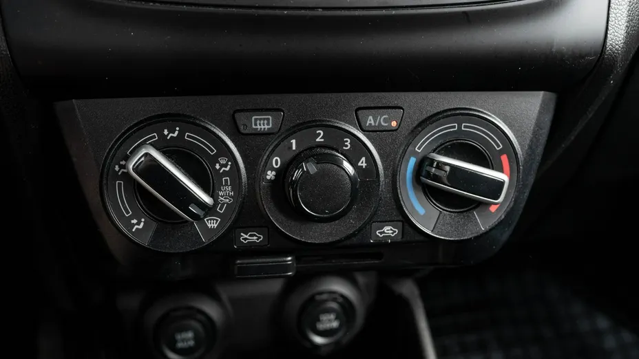 SUZUKI Swift -
