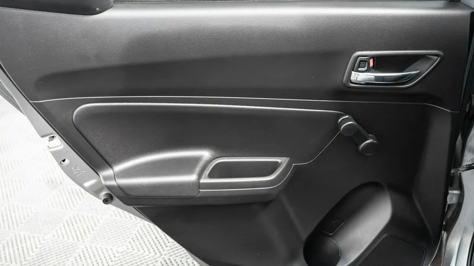 SUZUKI Swift -