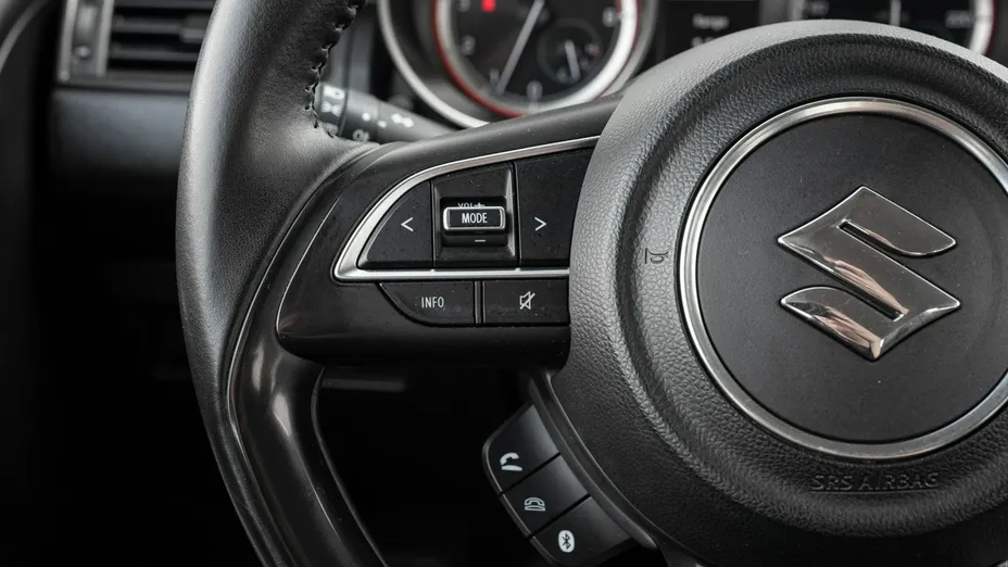SUZUKI Swift -