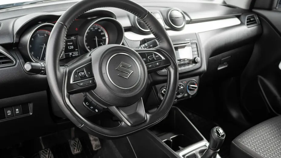SUZUKI Swift -