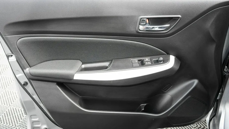 SUZUKI Swift -