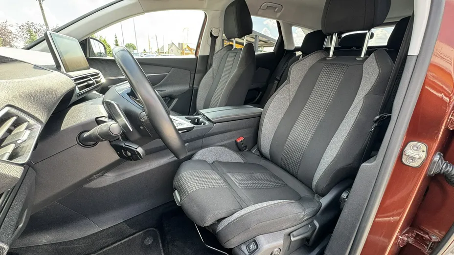 PEUGEOT 3008 -