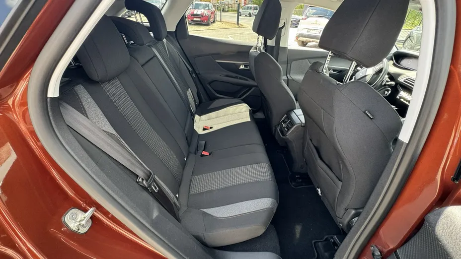 PEUGEOT 3008 -