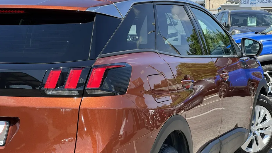 PEUGEOT 3008 -