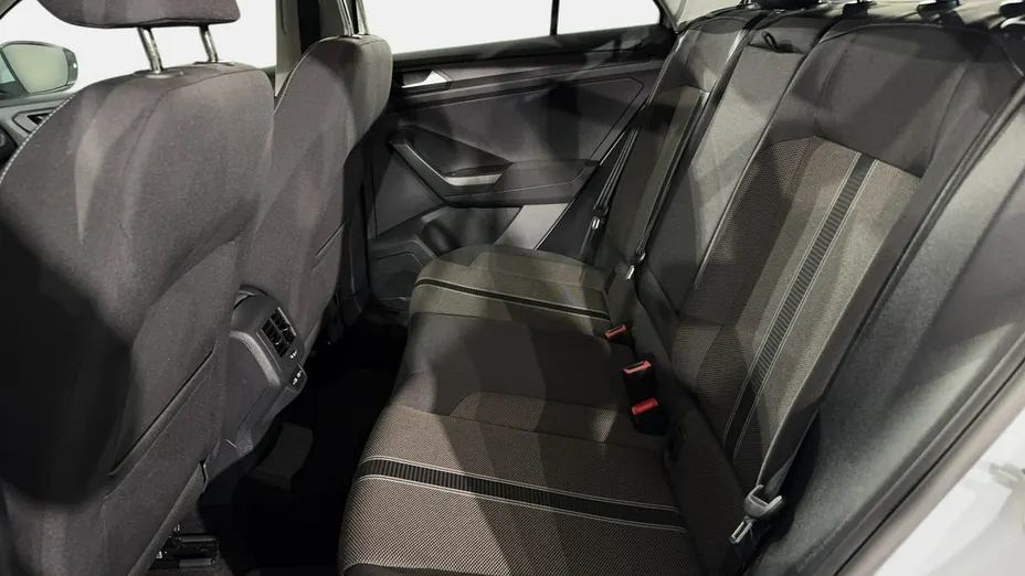 VOLKSWAGEN T-ROC -