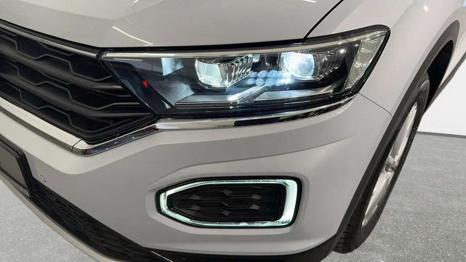 VOLKSWAGEN T-ROC -