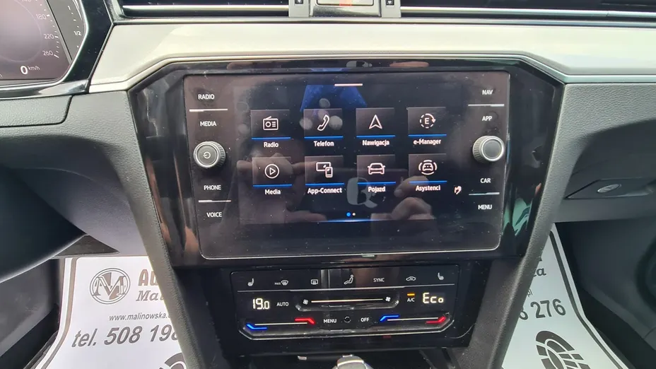 VOLKSWAGEN Passat -