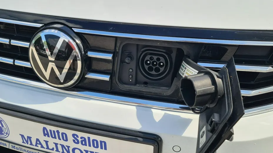 VOLKSWAGEN Passat -