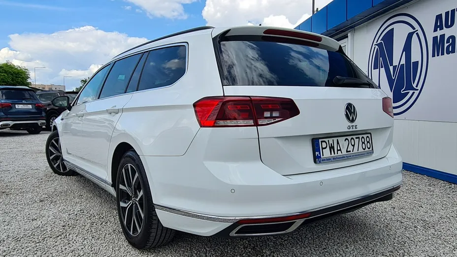 VOLKSWAGEN Passat -