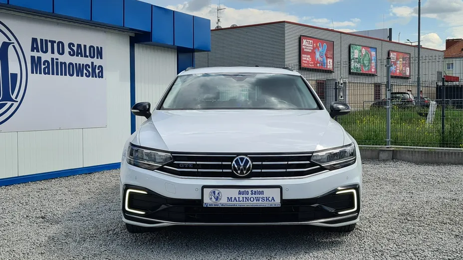 VOLKSWAGEN Passat -
