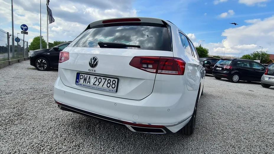 VOLKSWAGEN Passat -