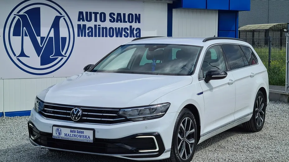 VOLKSWAGEN Passat -