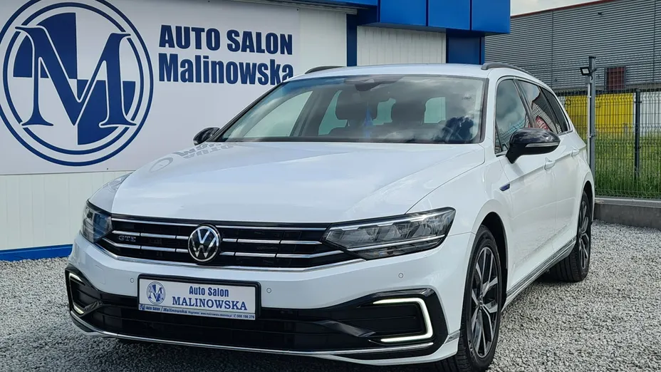 VOLKSWAGEN Passat -