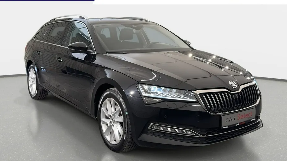 SKODA Superb -