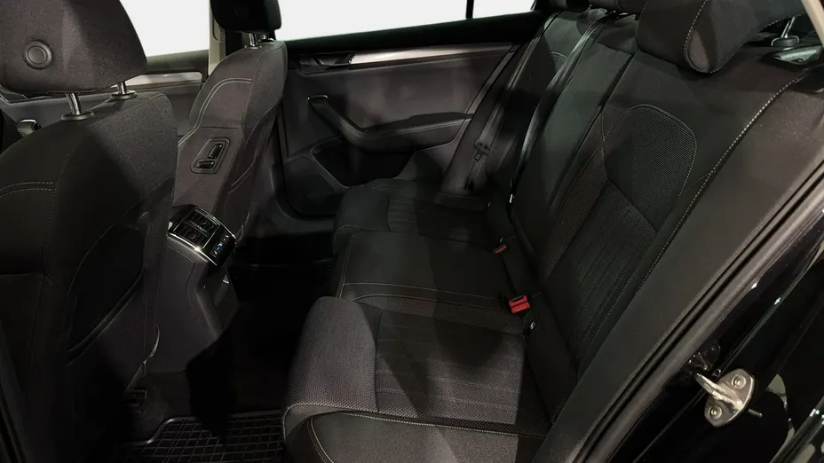 SKODA Superb -