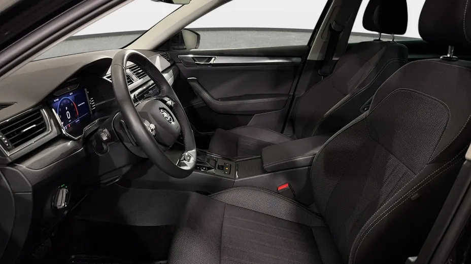 SKODA Superb -