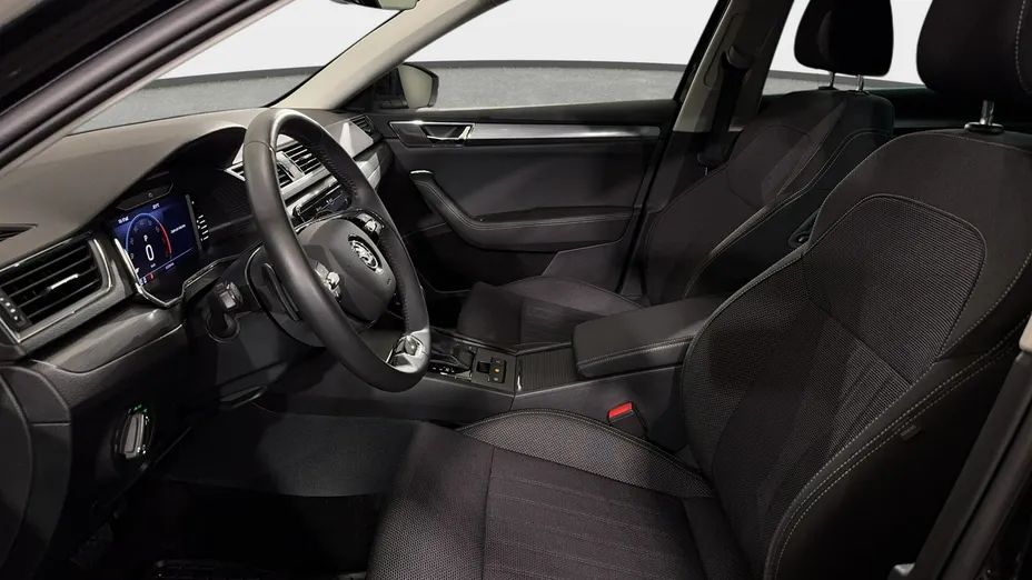 SKODA Superb -
