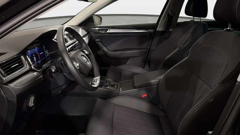 SKODA Superb -