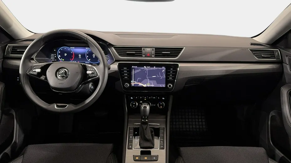 SKODA Superb -