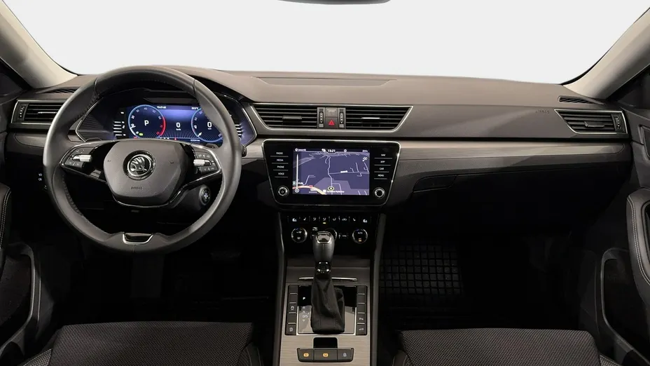 SKODA Superb -