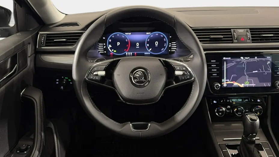 SKODA Superb -