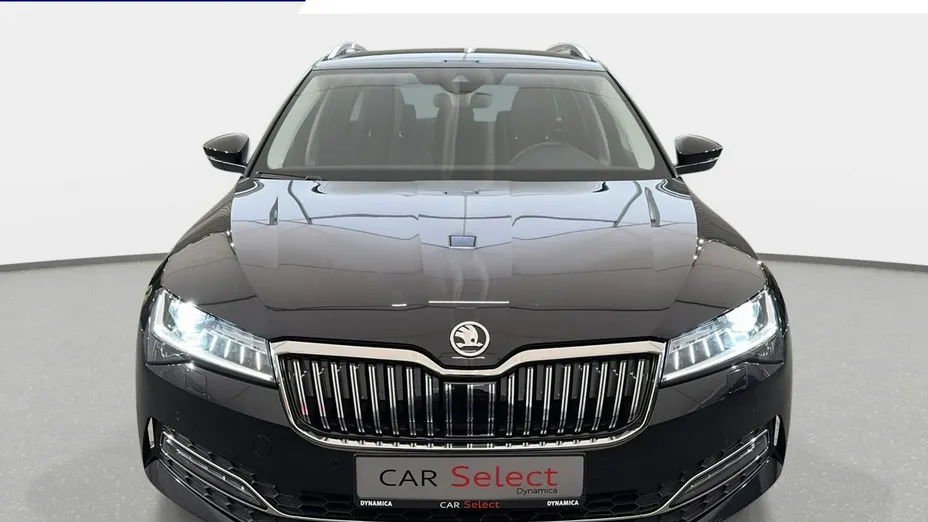 SKODA Superb -