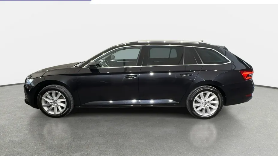 SKODA Superb -