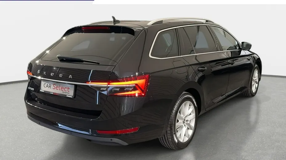 SKODA Superb -