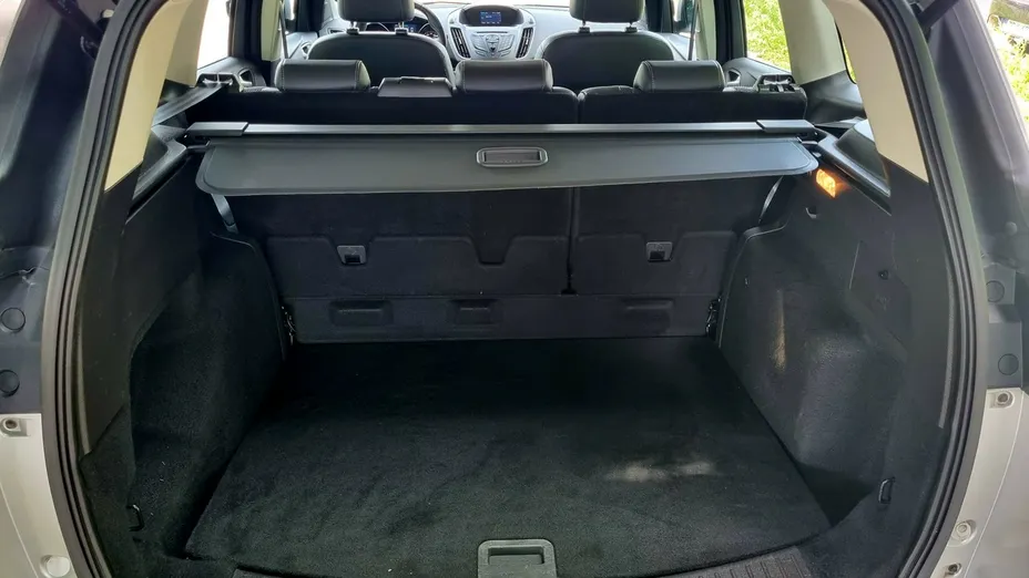 FORD Kuga -
