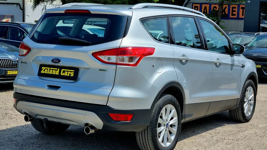 FORD Kuga -