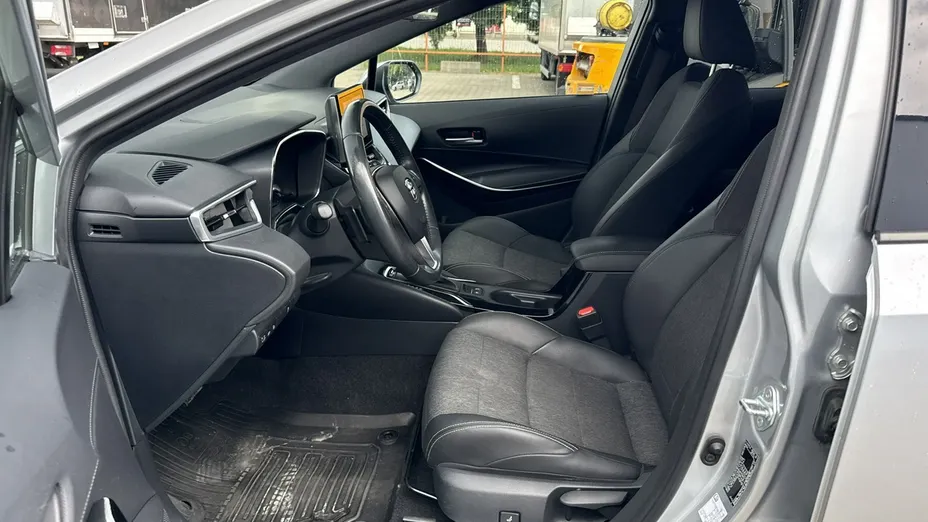 TOYOTA Corolla -