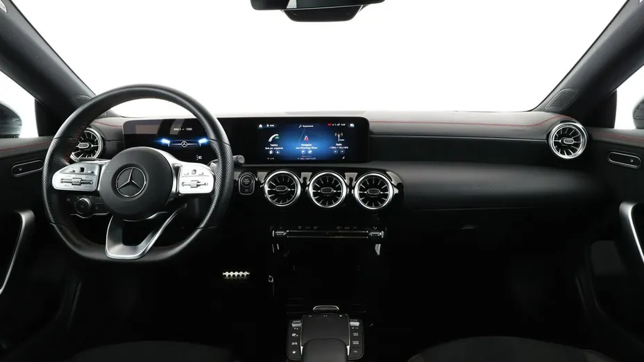 MERCEDES-BENZ CLA -