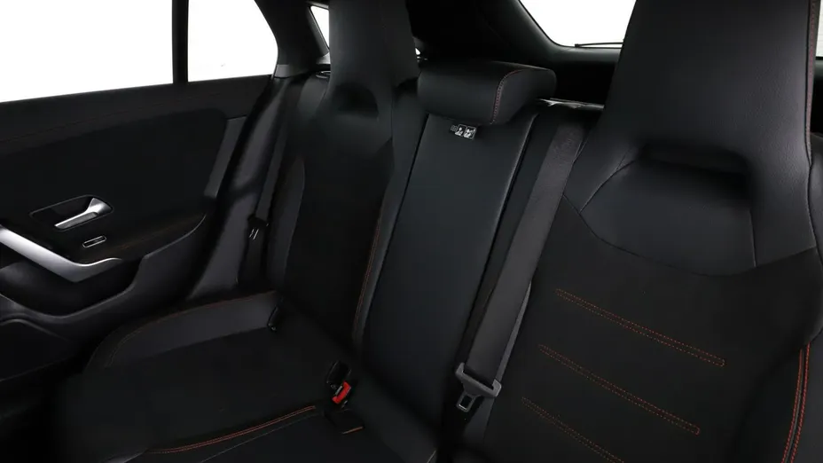 MERCEDES-BENZ CLA -
