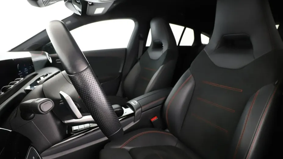 MERCEDES-BENZ CLA -