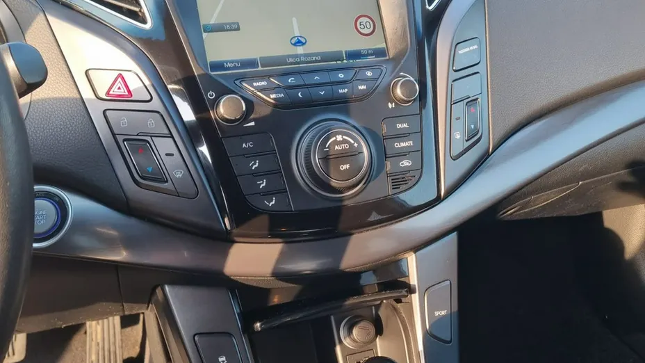 HYUNDAI i40 -