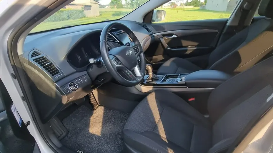 HYUNDAI i40 -