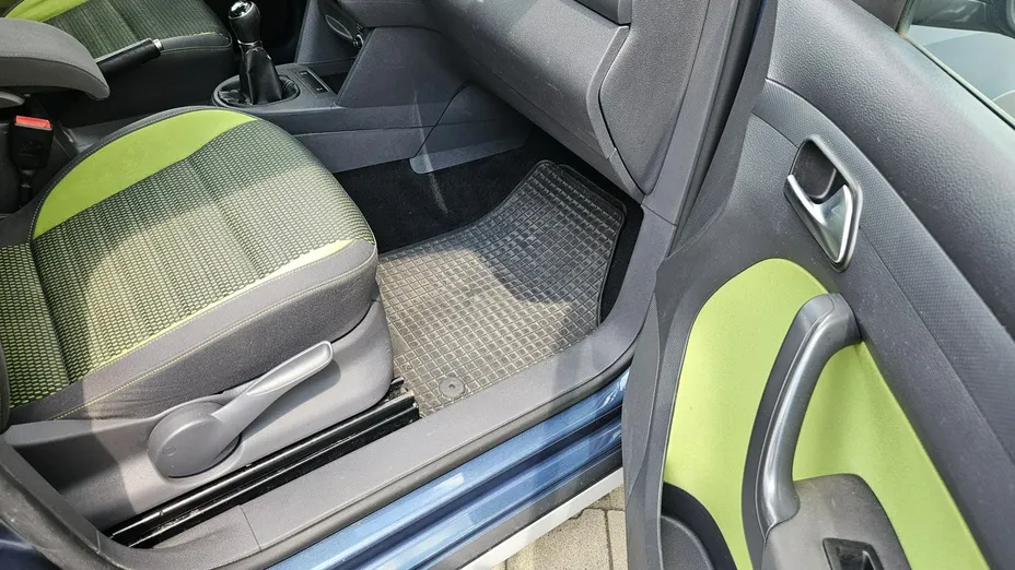 VOLKSWAGEN Caddy -