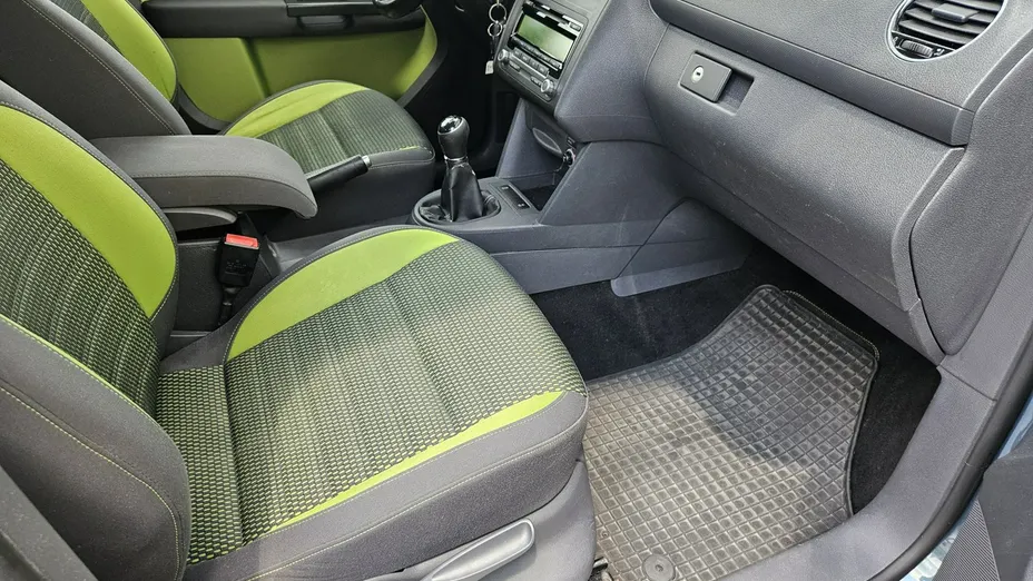 VOLKSWAGEN Caddy -