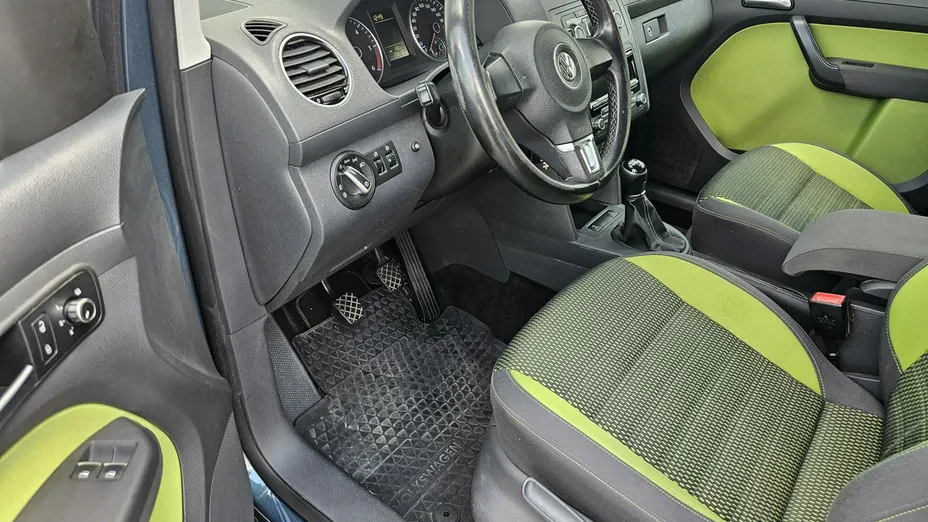 VOLKSWAGEN Caddy -