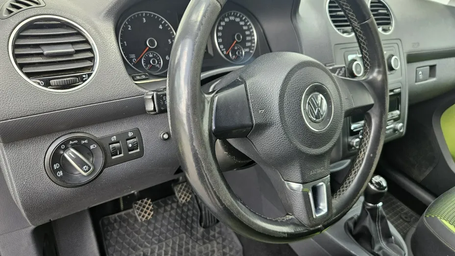 VOLKSWAGEN Caddy -